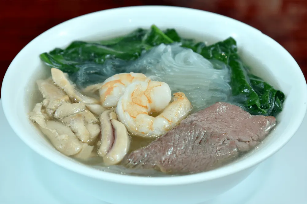 Sopa de fideos chinos